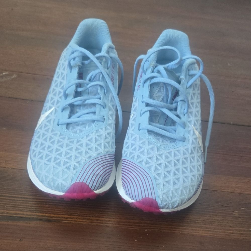 Nike Blue and White Athletic Shoes Lightweight Mesh Design - Picture 4 of 4